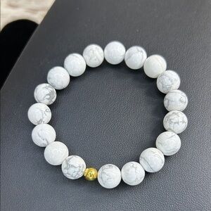 White Magnesite Stone Beaded Stretch Bracelet